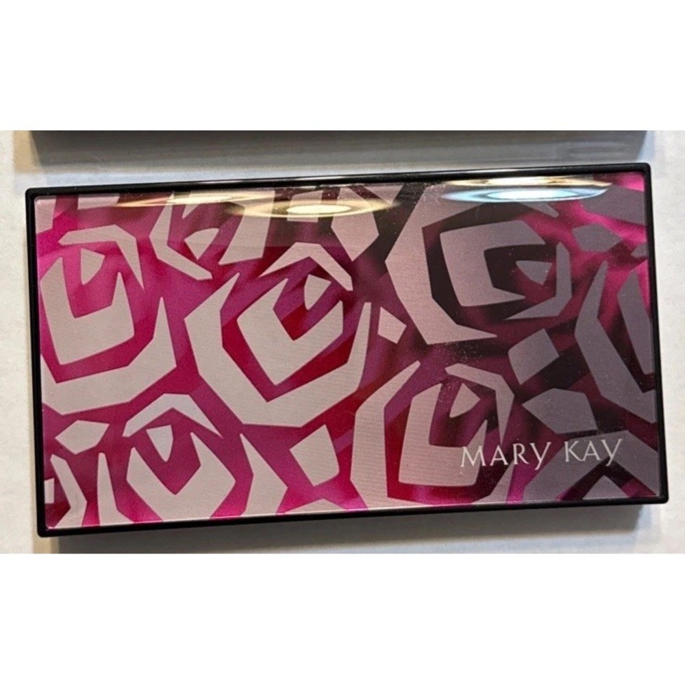 MARY KAY PERFECT PALETTE UNFILLED REFILLABLE COMPACT Roses Floral Pink‎